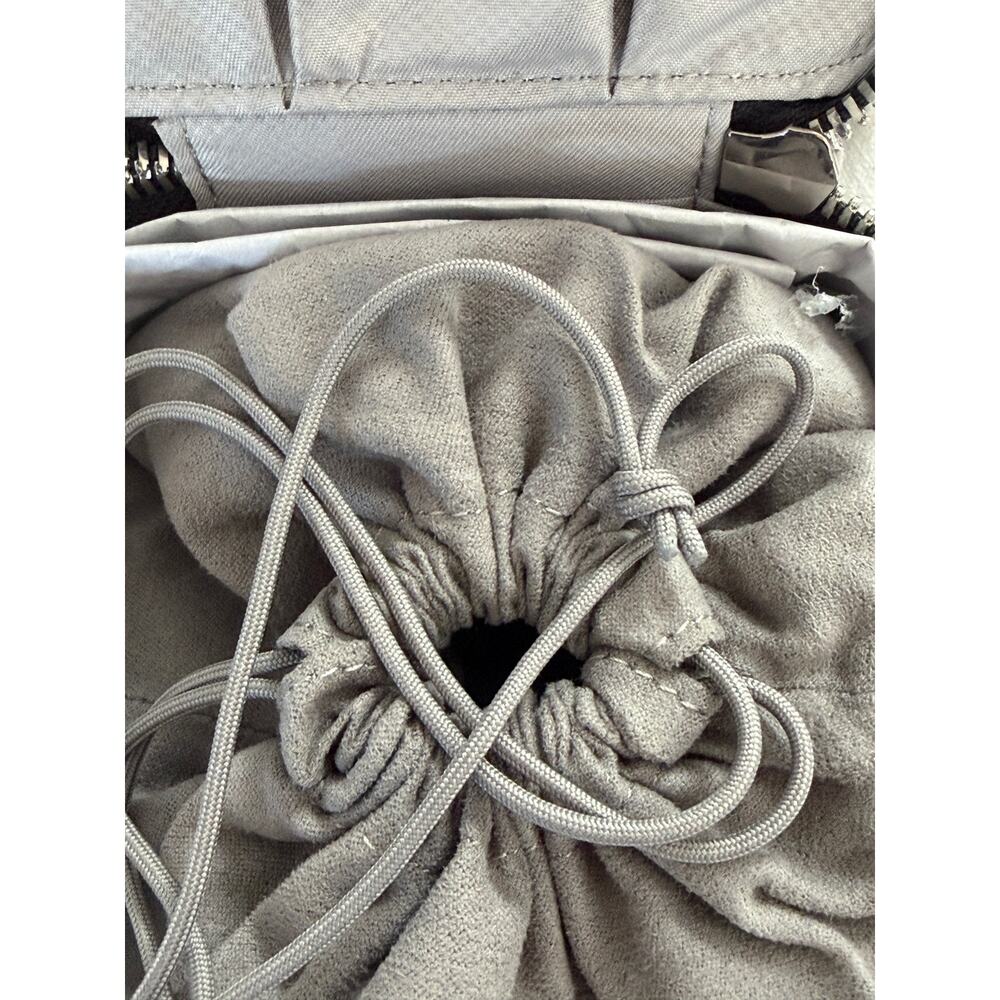 TUMI Belden Black Leather Travel 4" x 4" Zippered Jewelry Case and Gift Bag NWT - Picture 12 of 13